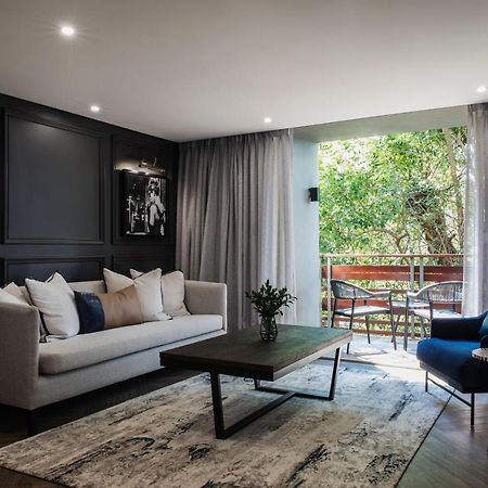 Seven Villa Hotel & Spa Johannesburg Eksteriør bilde The Living Room at The Ivy Collection