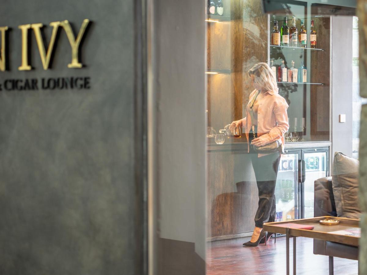 Seven Villa Hotel & Spa Johannesburg Eksteriør bilde The Ivy Cigar Lounge