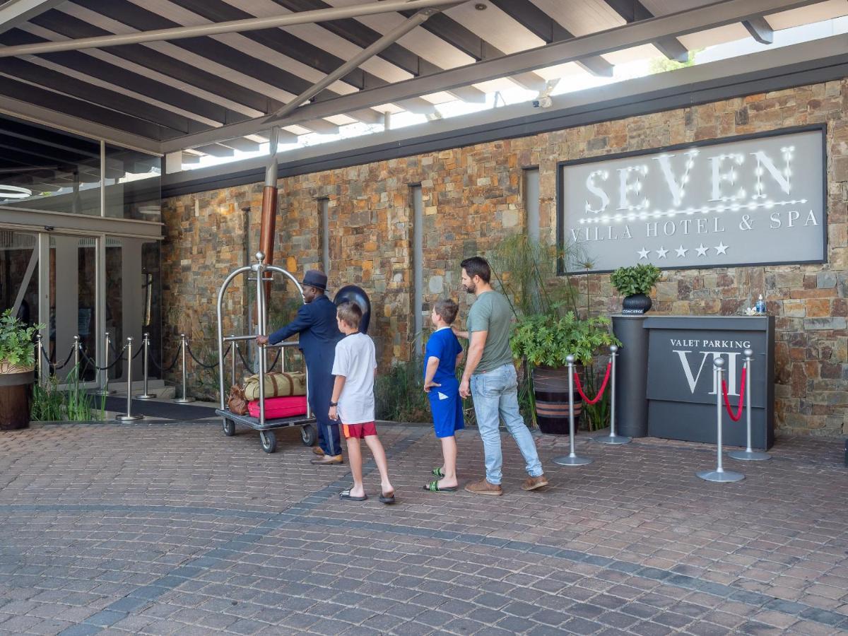 Seven Villa Hotel & Spa Johannesburg Eksteriør bilde The entrance of the hotel
