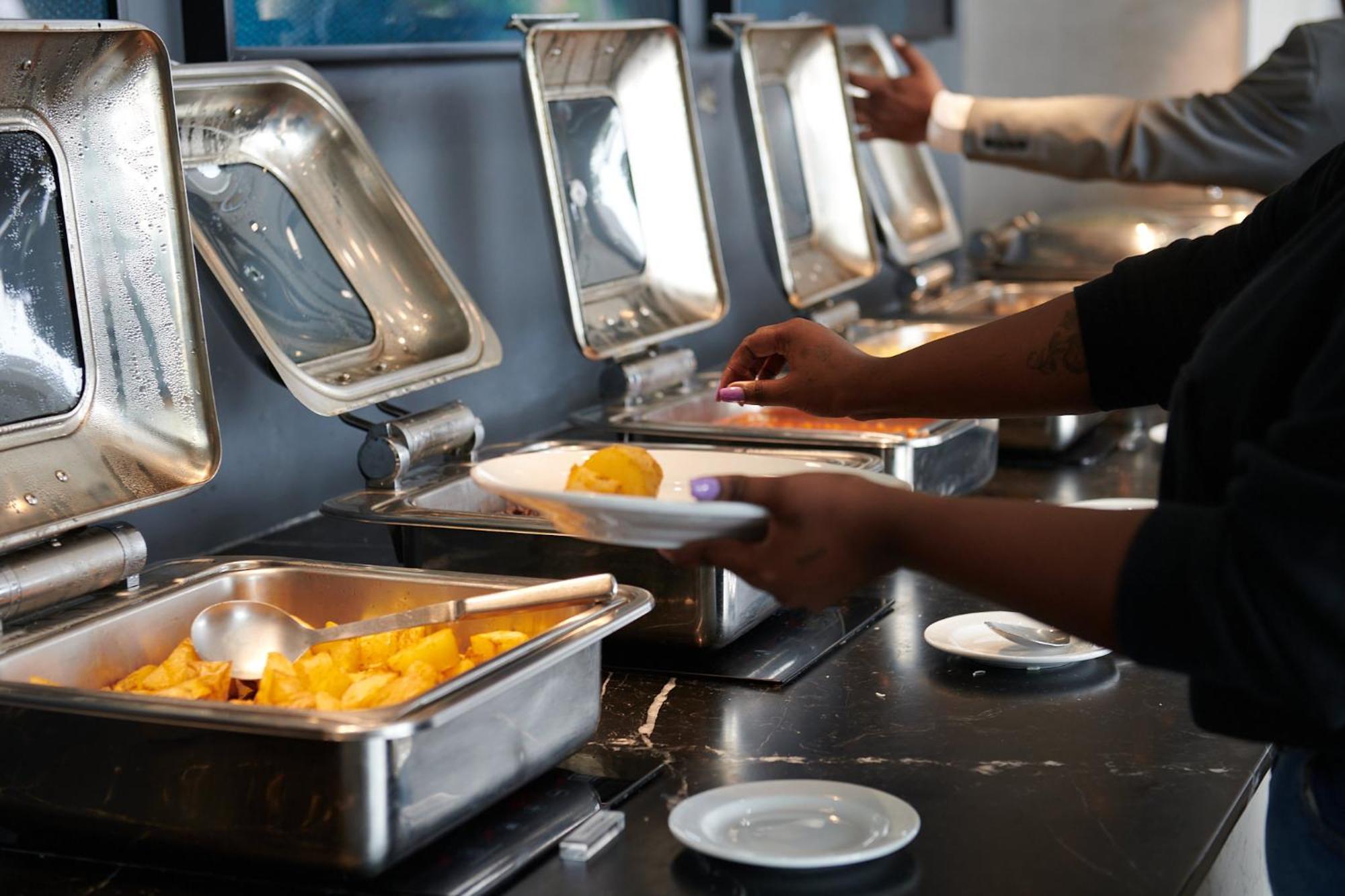 Seven Villa Hotel & Spa Johannesburg Eksteriør bilde A self-service buffet