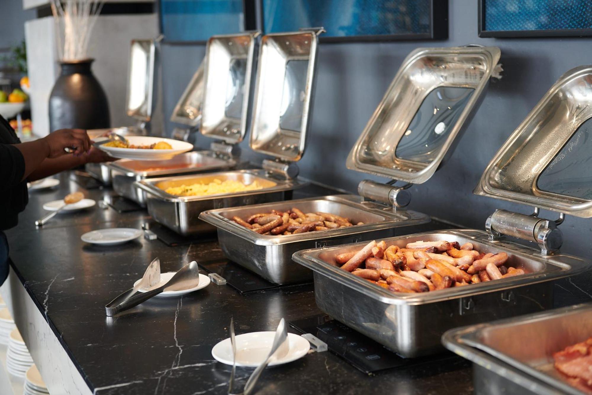Seven Villa Hotel & Spa Johannesburg Eksteriør bilde A buffet