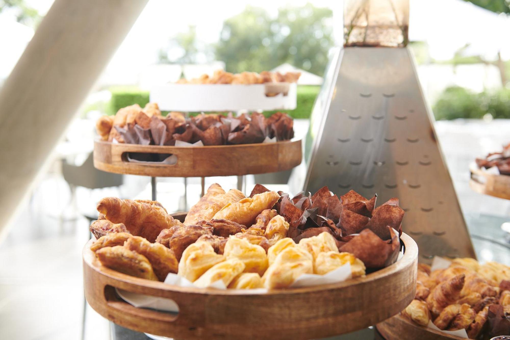 Seven Villa Hotel & Spa Johannesburg Eksteriør bilde A selection of pastries